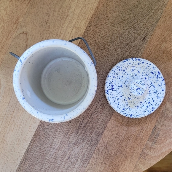 Vintage Blue and White Speckled Pottery Lidded Mini Crock Container - Picture 8 of 10